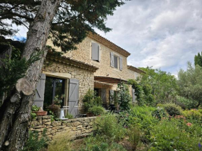 Superbe Mas Provençal avec piscine au pied de Gordes